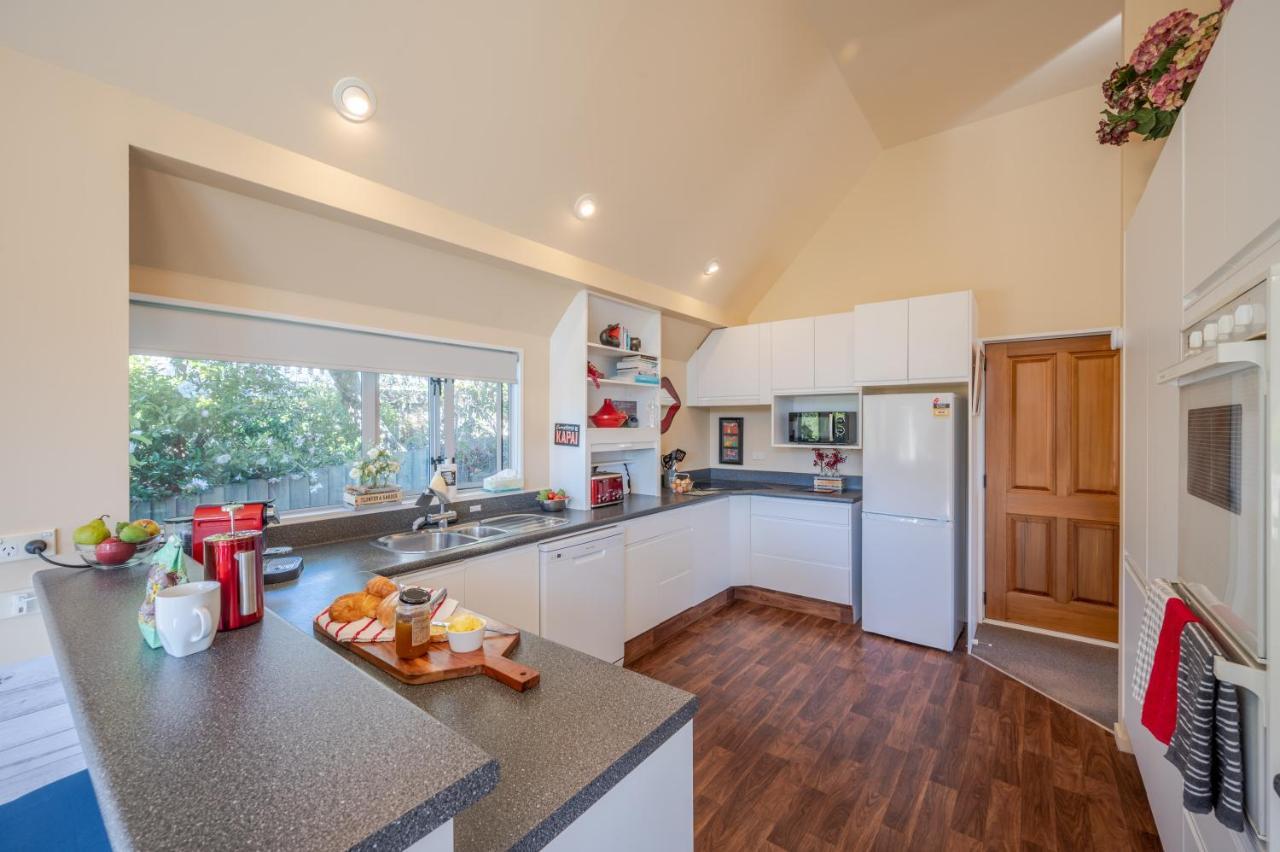 Rose On The Bay - Akaroa Holiday Home Exterior foto